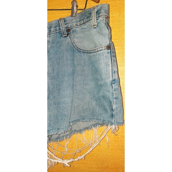 - LEVI'S JEANS CUT OFF PLUS SIZE SHORTS - Picture 6 of 8